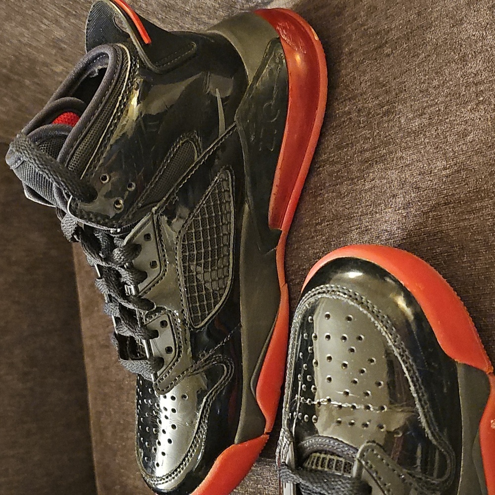 🖤❤️Nike Air Jordan Mars 270 Black and Red Sneakers - Picture 5 of 15